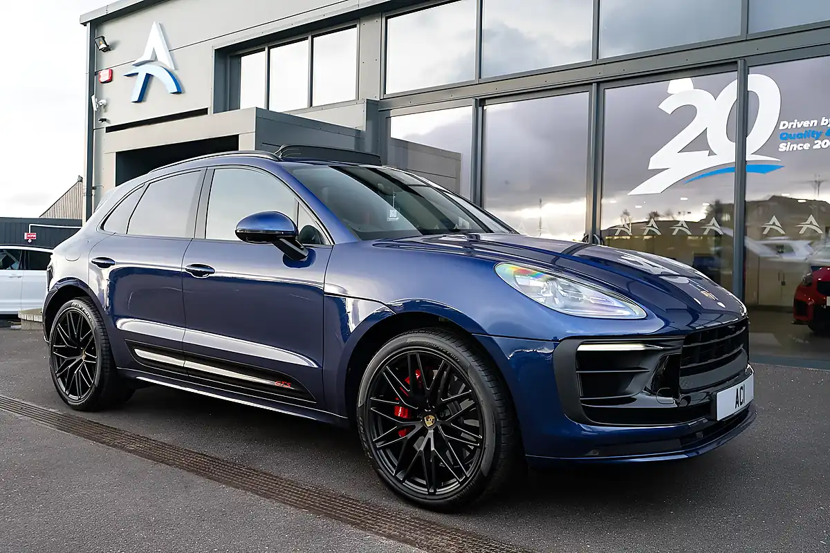 Used 2024 Porsche Macan Gts Gentian Blue Metallic - Interior and Exterior details 18