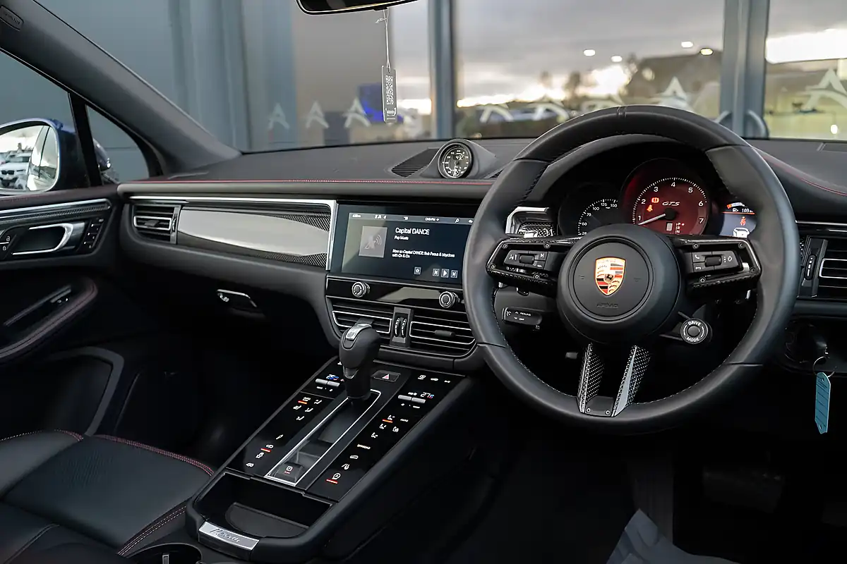 Used 2024 Porsche Macan Gts Gentian Blue Metallic - Interior and Exterior details 6