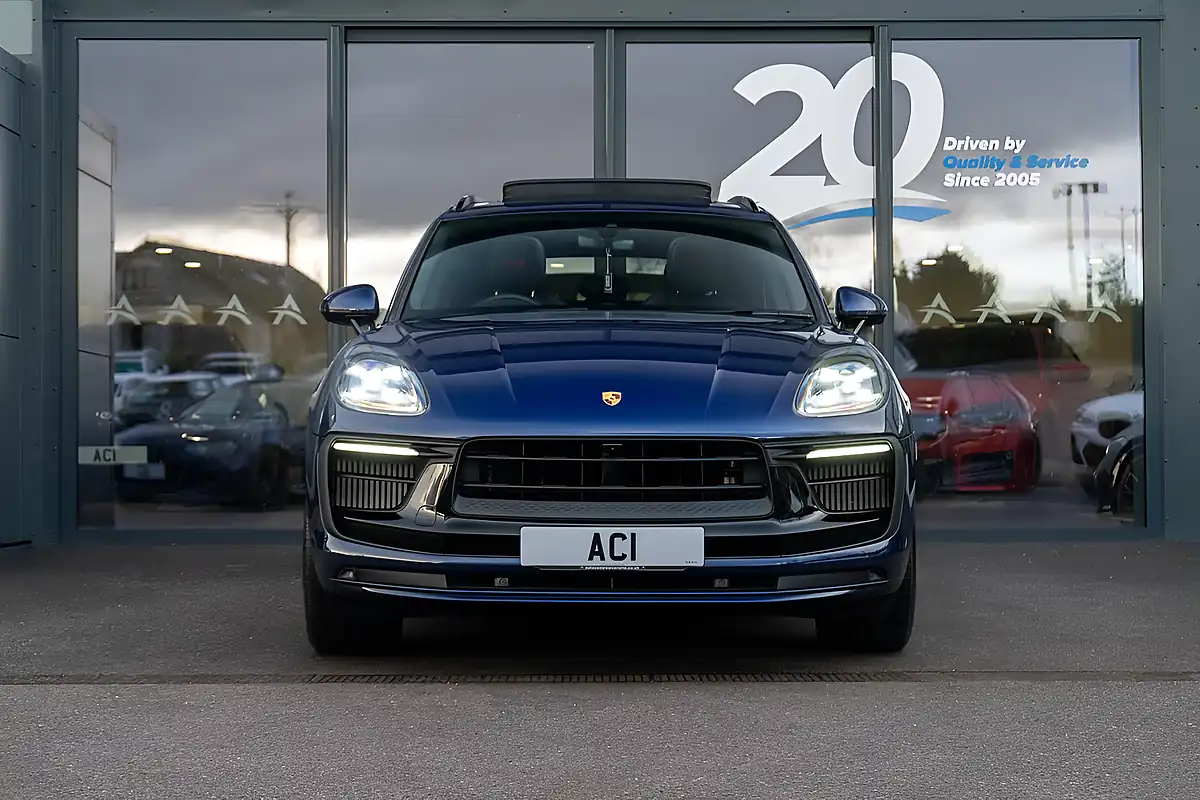 Used 2024 Porsche Macan Gts Gentian Blue Metallic - Interior and Exterior details 7