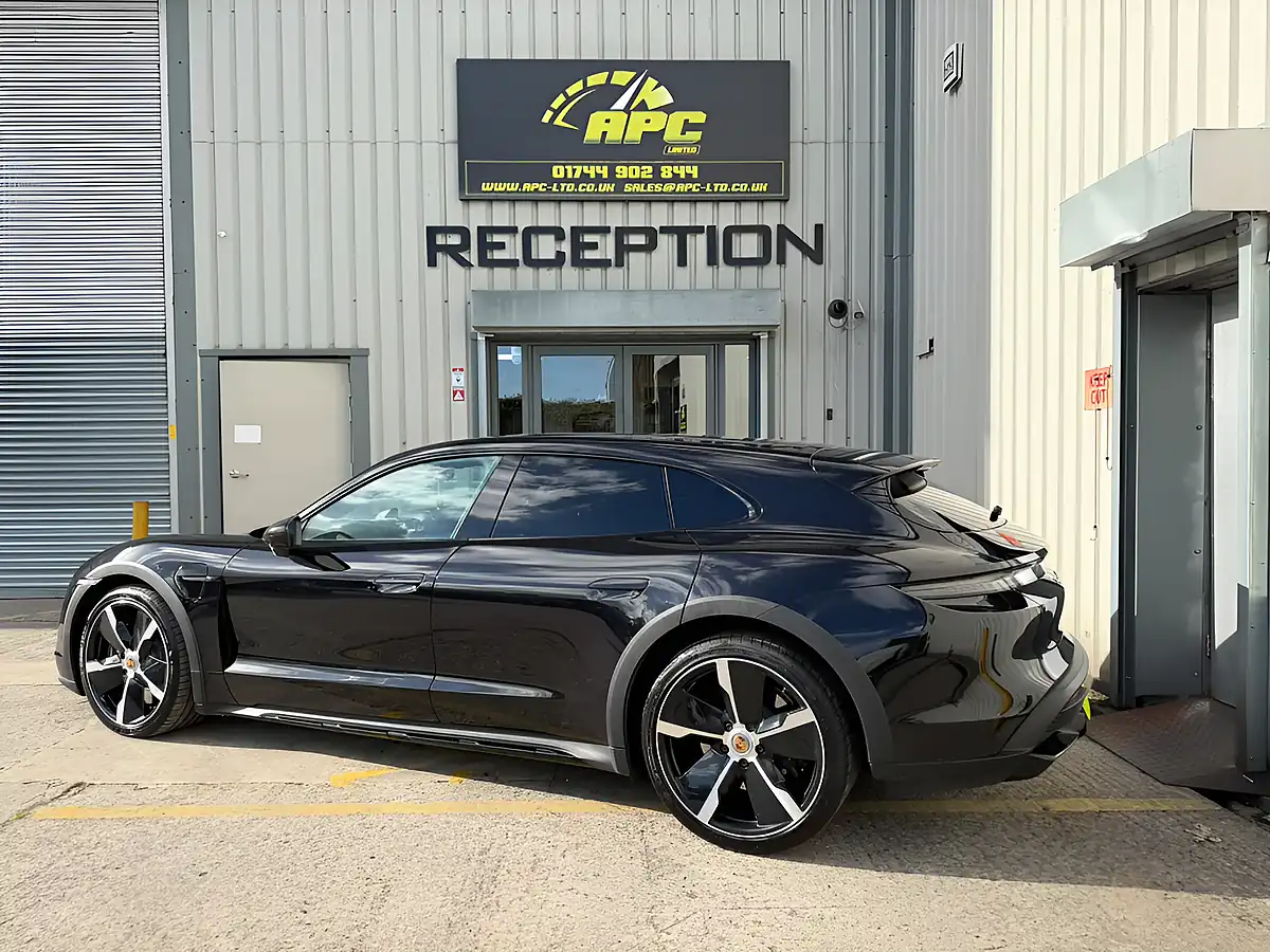 Used 2024 Porsche Taycan Turbo Cross Turismo Black - Interior and Exterior details 3