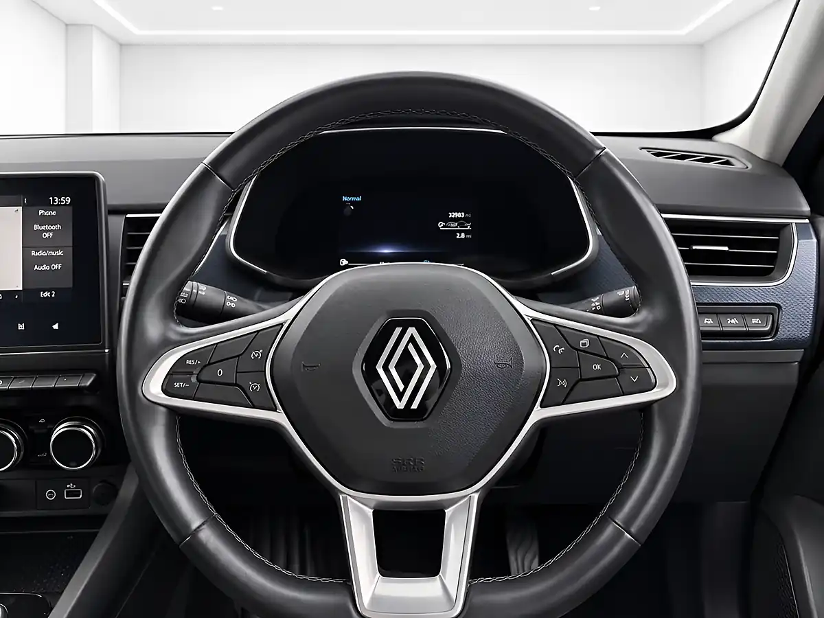 Used 2024 Renault Arkana Evolution White - Interior and Exterior details 10