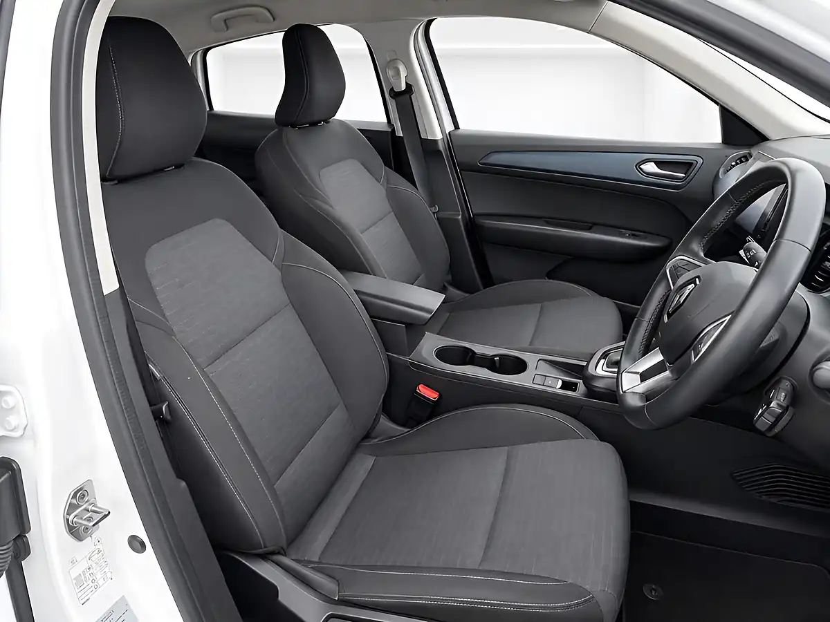 Used 2024 Renault Arkana Evolution White - Interior and Exterior details 11