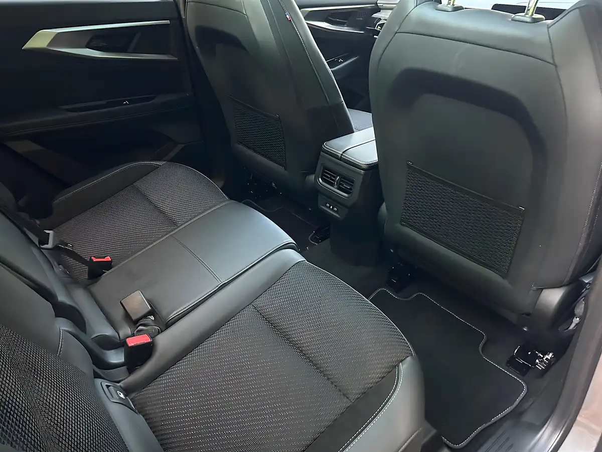 Used 2024 Renault Austral Iconic Esprit Alpine Grey - Interior and Exterior details 14
