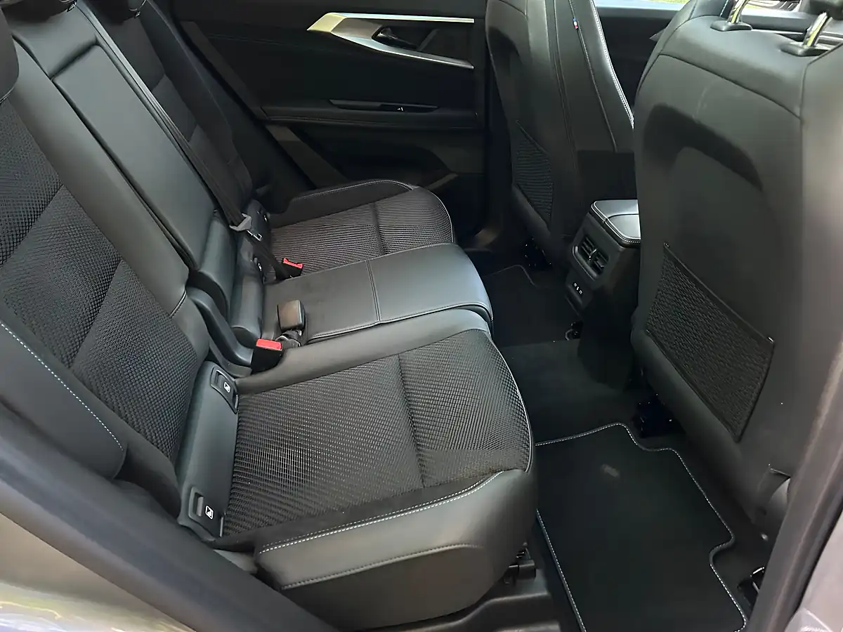Used 2024 Renault Austral Iconic Esprit Alpine Grey - Interior and Exterior details 15