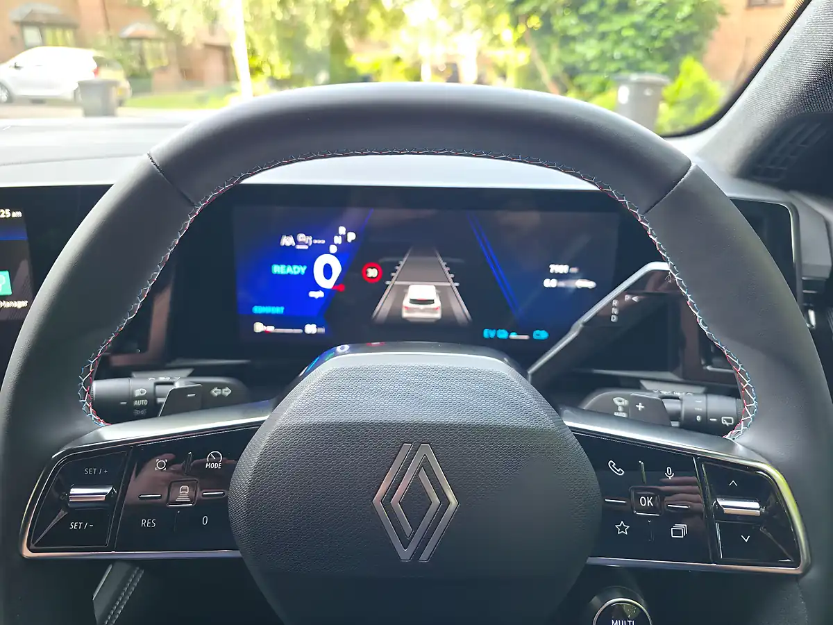 Used 2024 Renault Austral Techno Esprit Alpine Black - Interior and Exterior details 17