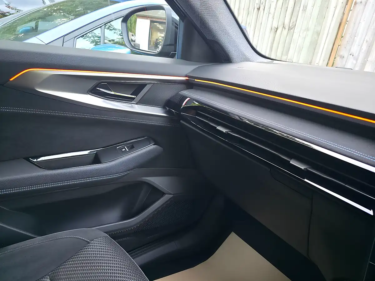 Used 2024 Renault Austral Techno Esprit Alpine Black - Interior and Exterior details 9