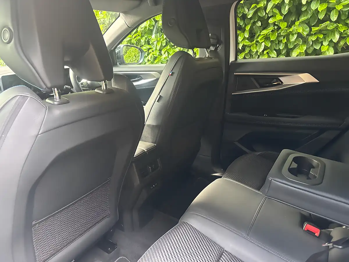Used 2024 Renault Austral Techno Esprit Alpine White - Interior and Exterior details 10
