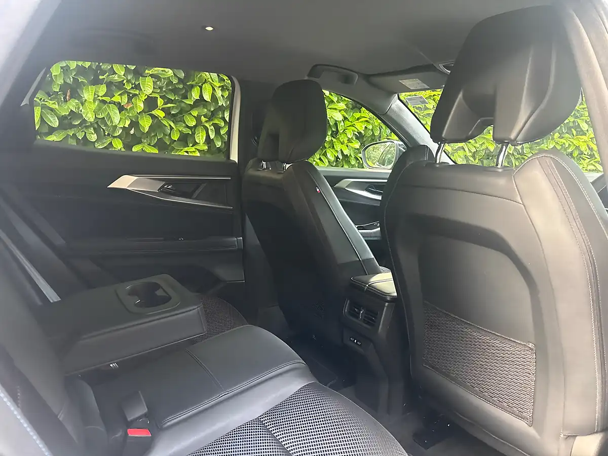 Used 2024 Renault Austral Techno Esprit Alpine White - Interior and Exterior details 11