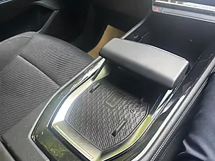 Used 2024 Renault Austral Techno Esprit Alpine White - Interior and Exterior details 19