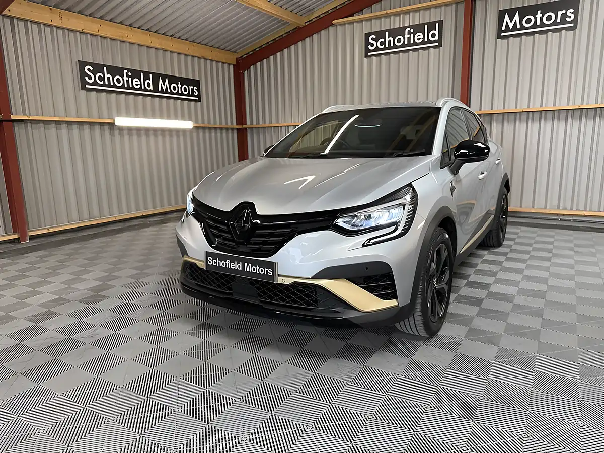 Used 2024 Renault Captur Engineered Grey - Interior and Exterior details 10