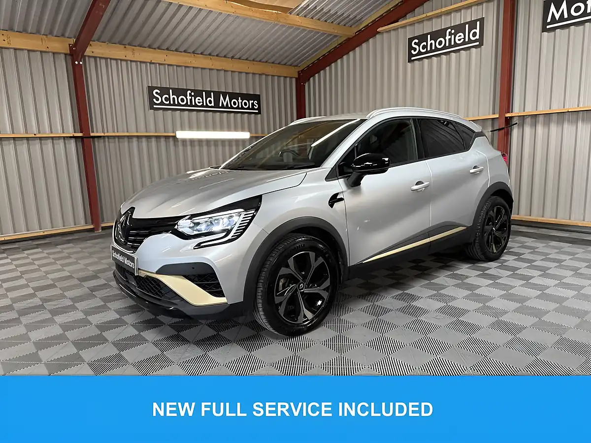 Used 2024 Renault Captur Engineered Grey - Interior and Exterior details 2