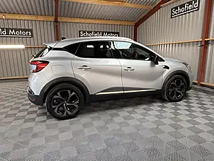 Used 2024 Renault Captur Engineered Grey - Interior and Exterior details 20