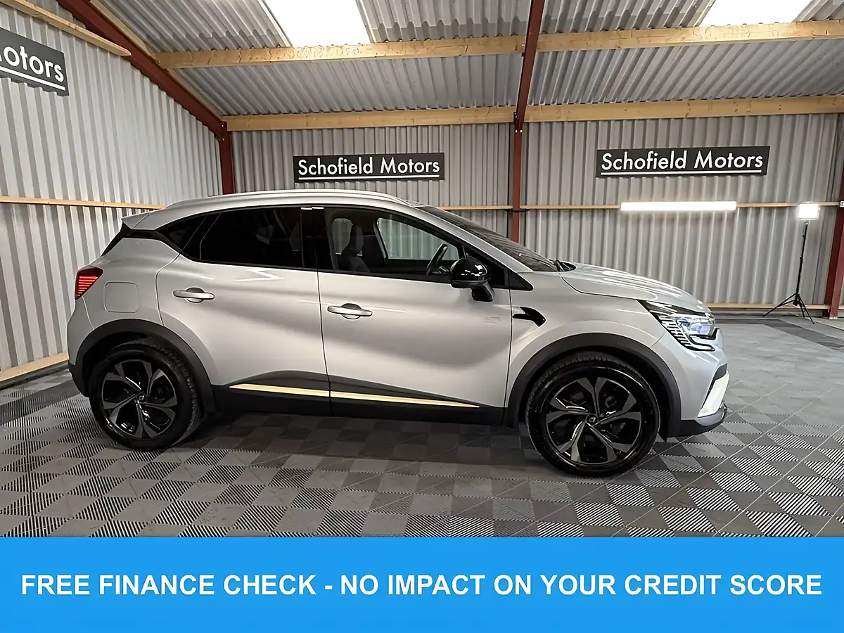 Used 2024 Renault Captur Engineered Grey - Interior and Exterior details 4