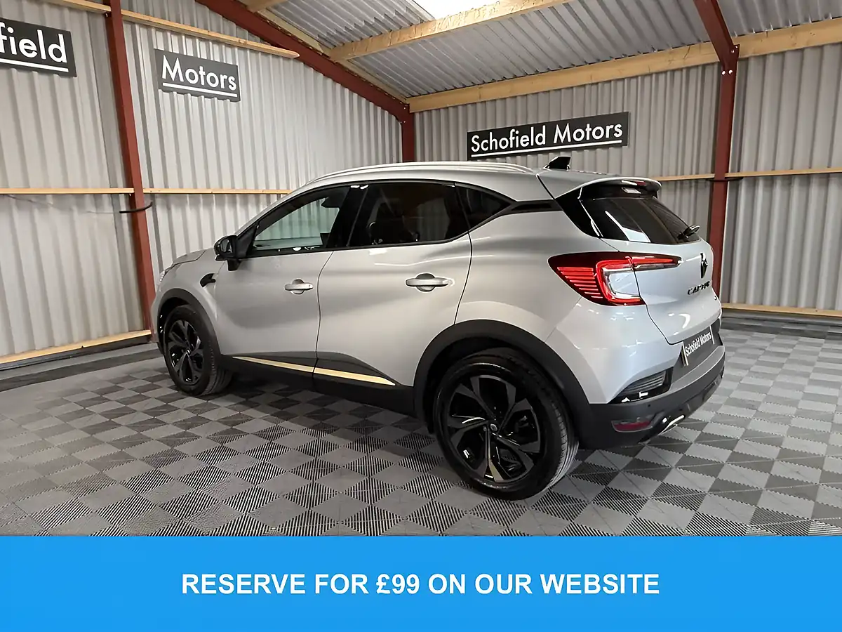 Used 2024 Renault Captur Engineered Grey - Interior and Exterior details 5
