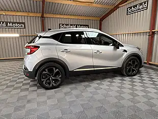 Used 2024 Renault Captur Engineered Grey - Interior and Exterior details 6