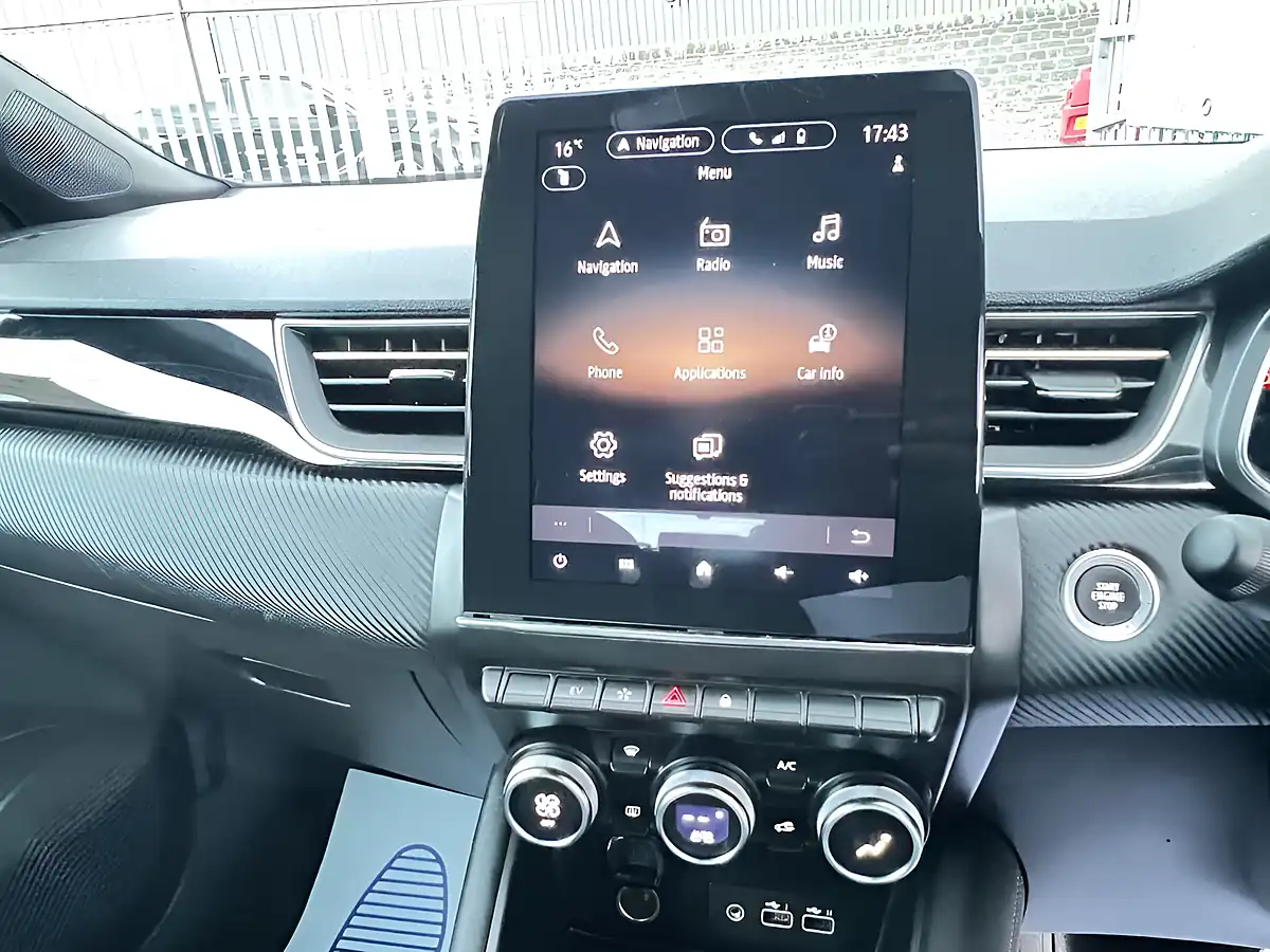 Used 2024 Renault Captur Engineered Grey - Interior and Exterior details 12
