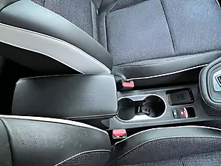 Used 2024 Renault Captur Engineered Grey - Interior and Exterior details 14