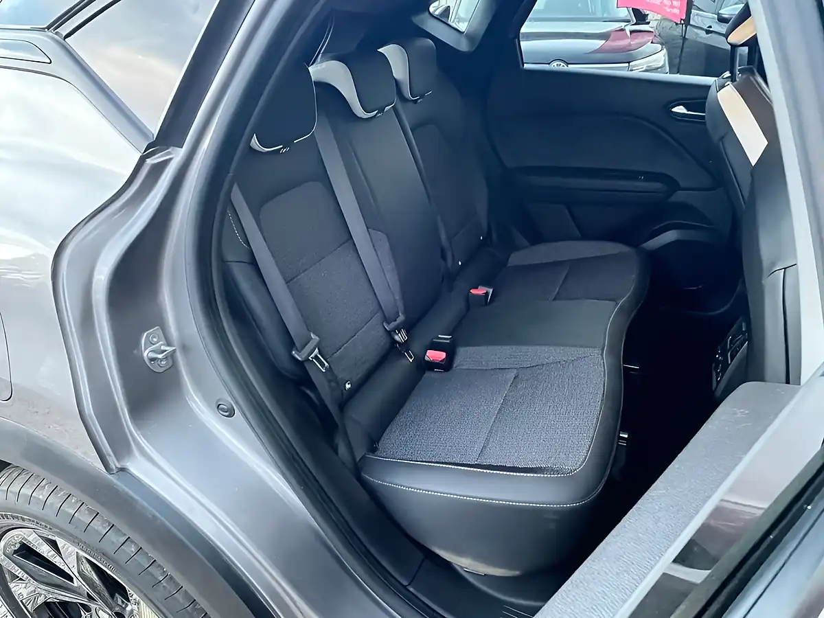 Used 2024 Renault Captur Engineered Grey - Interior and Exterior details 15