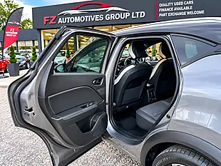 Used 2024 Renault Captur Engineered Grey - Interior and Exterior details 17