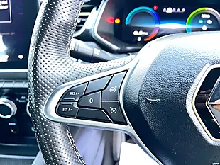 Used 2024 Renault Captur Engineered Grey - Interior and Exterior details 9