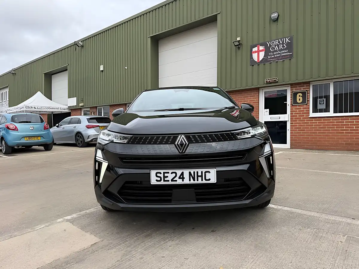 Used 2024 Renault Captur Evolution Black - Interior and Exterior details 5
