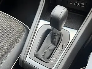 Used 2024 Renault Captur Techno Blue - Interior and Exterior details 15