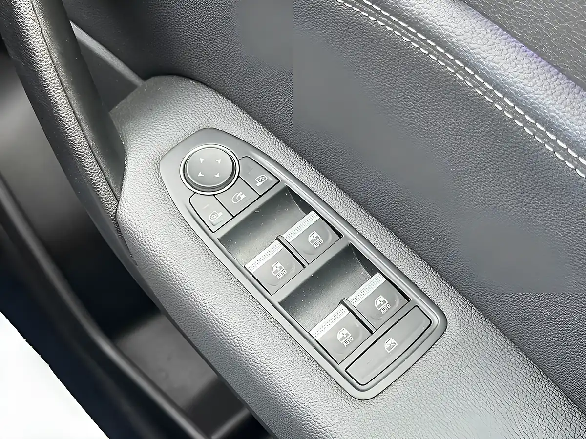 Used 2024 Renault Captur Techno Blue - Interior and Exterior details 18