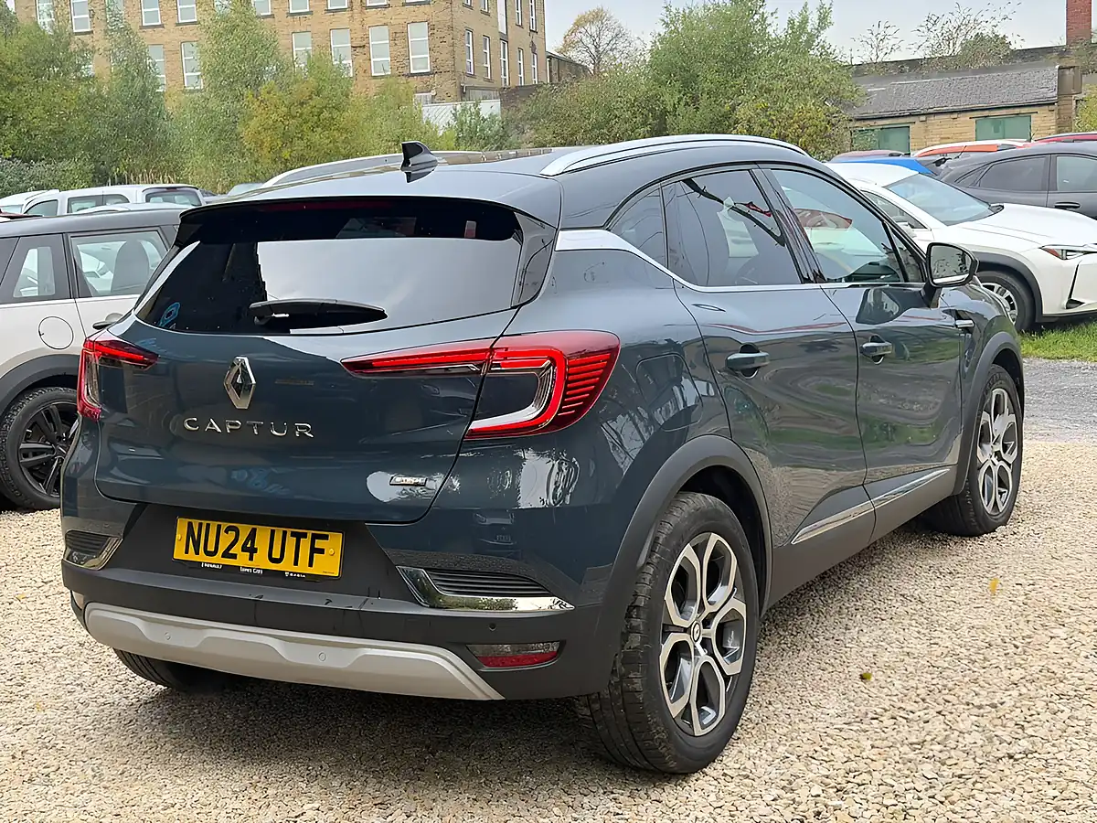 Used 2024 Renault Captur Techno Blue - Interior and Exterior details 7