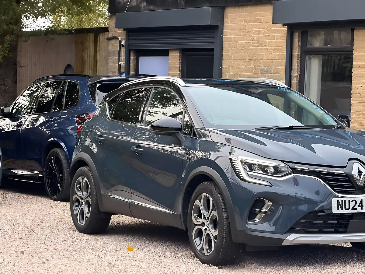 Used 2024 Renault Captur Techno Blue - Interior and Exterior details 9