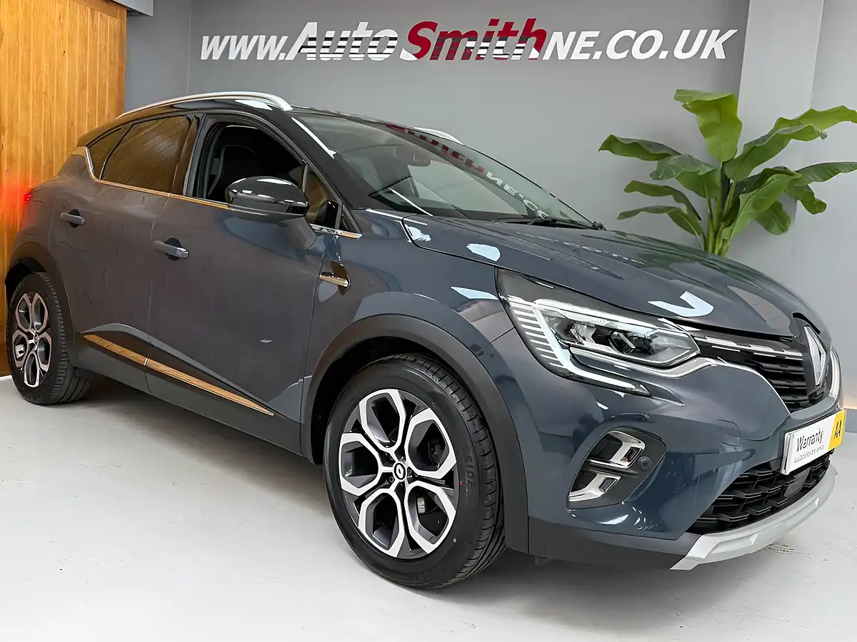 Used 2024 Renault Captur Techno Grey/Black - Front View