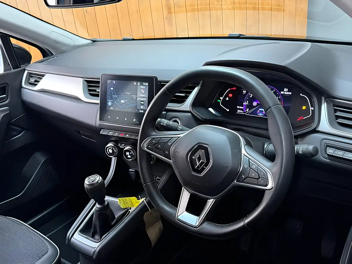 Used 2024 Renault Captur Techno Grey/Black - Interior and Exterior details 14