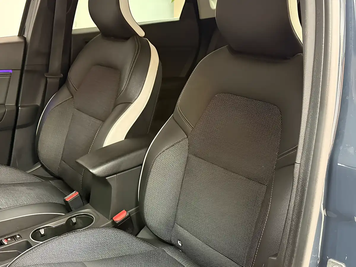 Used 2024 Renault Captur Techno Grey/Black - Interior and Exterior details 15