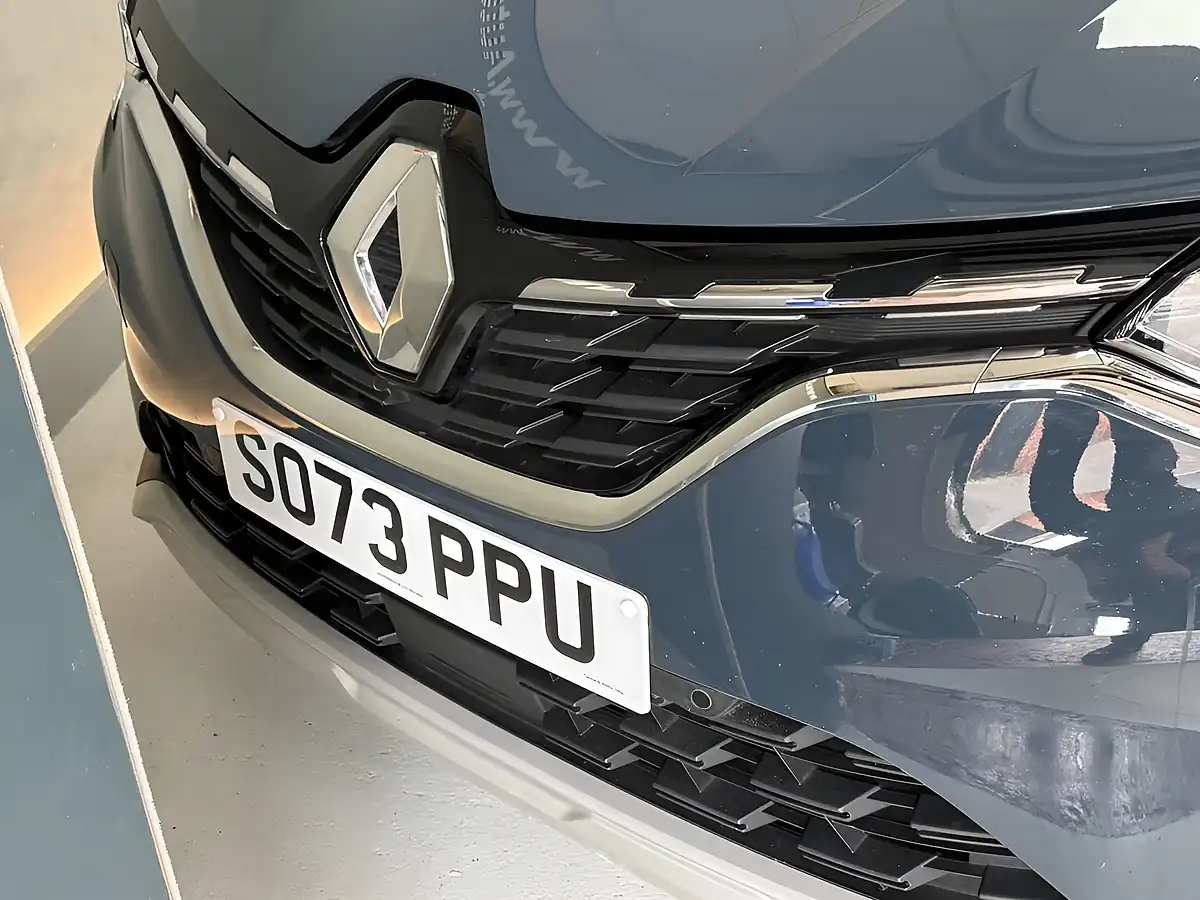 Used 2024 Renault Captur Techno Grey/Black - Interior and Exterior details 17