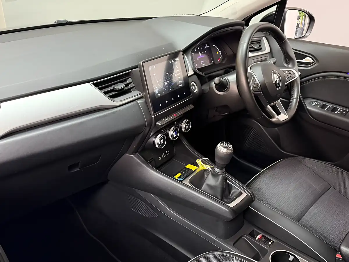 Used 2024 Renault Captur Techno Grey/Black - Interior and Exterior details 4