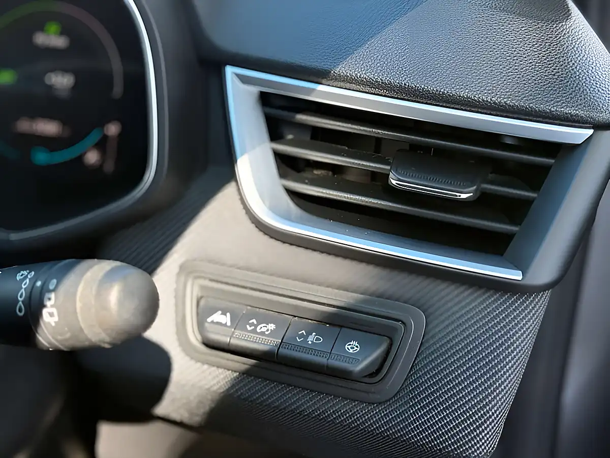 Used 2024 Renault Clio Espirit Alpine Shadow Grey - Interior and Exterior details 17
