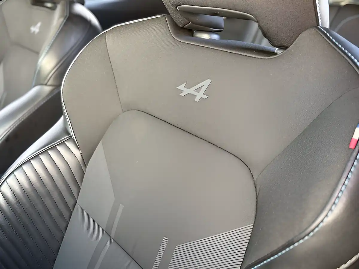 Used 2024 Renault Clio Espirit Alpine Shadow Grey - Interior and Exterior details 19
