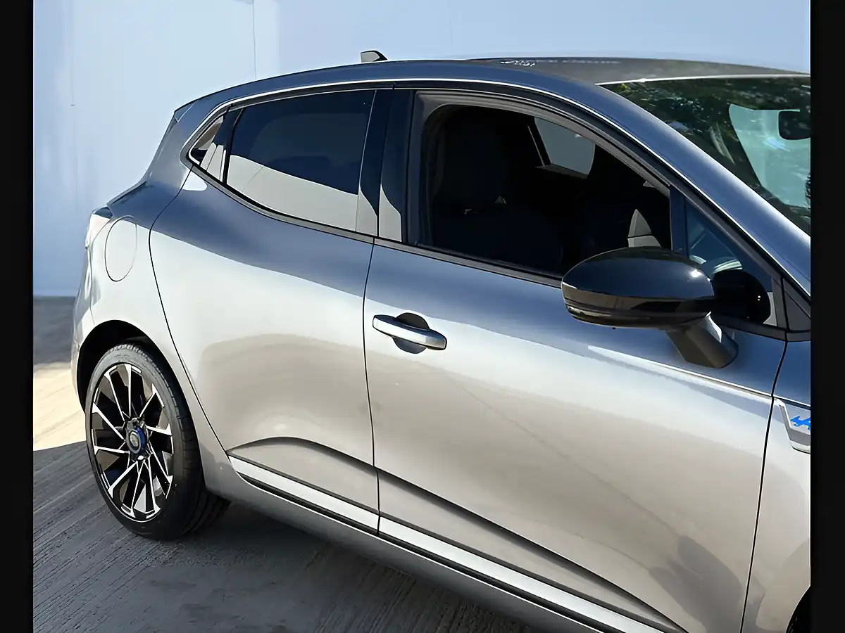 Used 2024 Renault Clio Espirit Alpine Shadow Grey - Interior and Exterior details 6