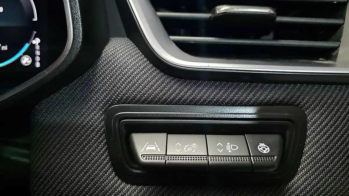 Used 2024 Renault Clio Esprit Alpine Black - Interior and Exterior details 17