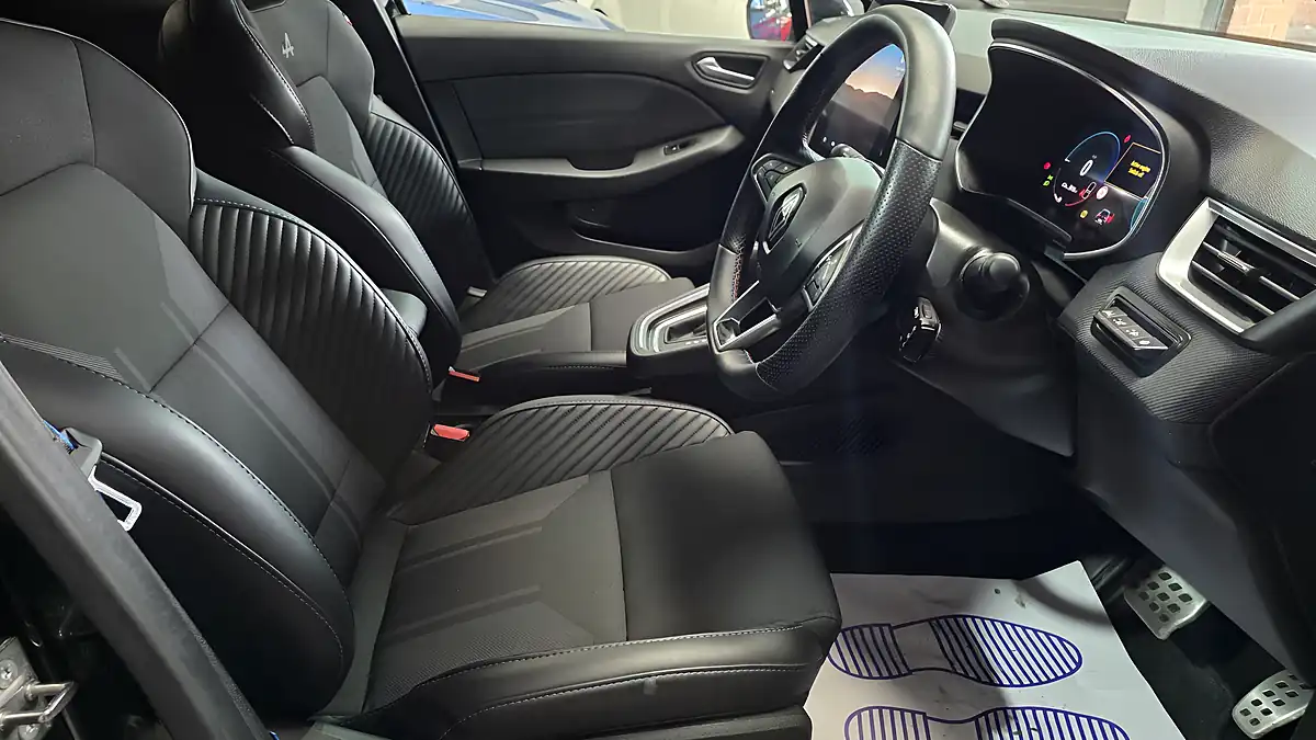Used 2024 Renault Clio Esprit Alpine Black - Interior and Exterior details 9