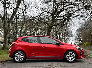Used 2024 Renault Clio Evolution Bright Red - Interior and Exterior details 13
