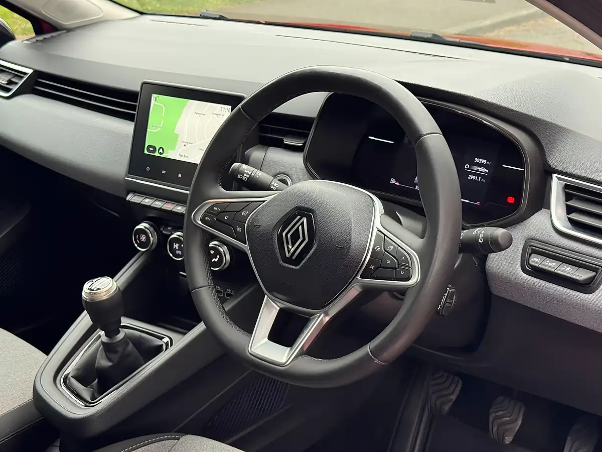 Used 2024 Renault Clio Evolution Bright Red - Interior and Exterior details 15