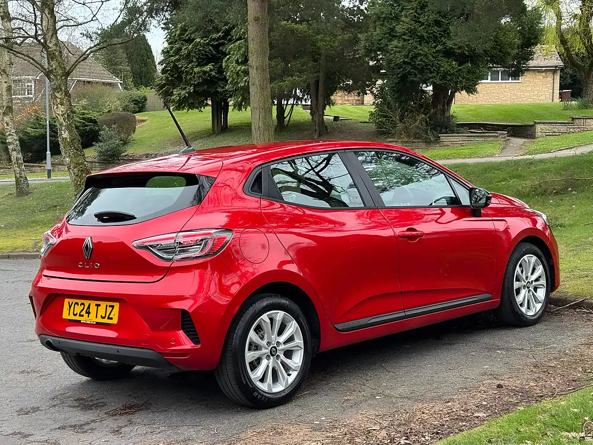 Used 2024 Renault Clio Evolution Bright Red - Interior and Exterior details 17