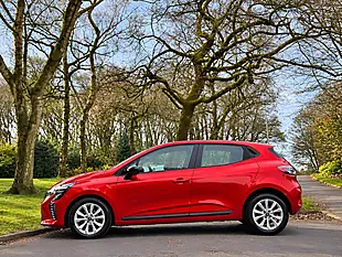 Used 2024 Renault Clio Evolution Bright Red - Interior and Exterior details 4