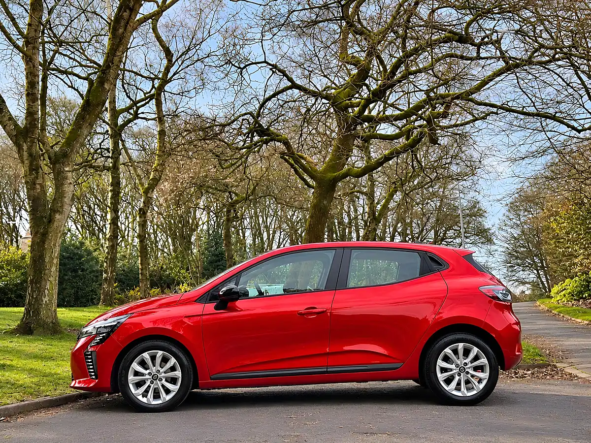 Used 2024 Renault Clio Evolution Bright Red - Interior and Exterior details 4