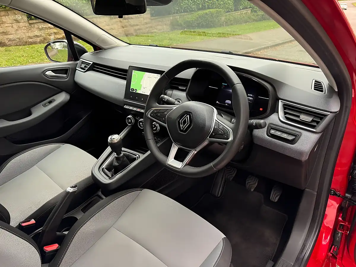 Used 2024 Renault Clio Evolution Bright Red - Interior and Exterior details 5