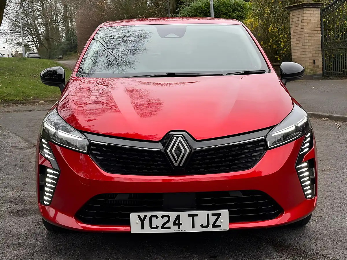Used 2024 Renault Clio Evolution Bright Red - Interior and Exterior details 7