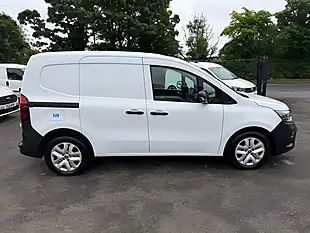 Used 2024 Renault Kangoo Advance White - Interior and Exterior details 10