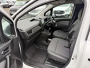 Used 2024 Renault Kangoo Advance White - Interior and Exterior details 5