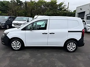 Used 2024 Renault Kangoo Advance White - Interior and Exterior details 7