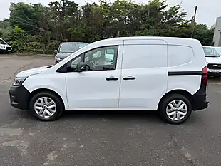 Used 2024 Renault Kangoo Advance White - Interior and Exterior details 16